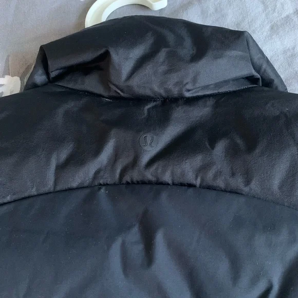 🖤Lululemon chill day vest sz6🖤 - Picture 4 of 9